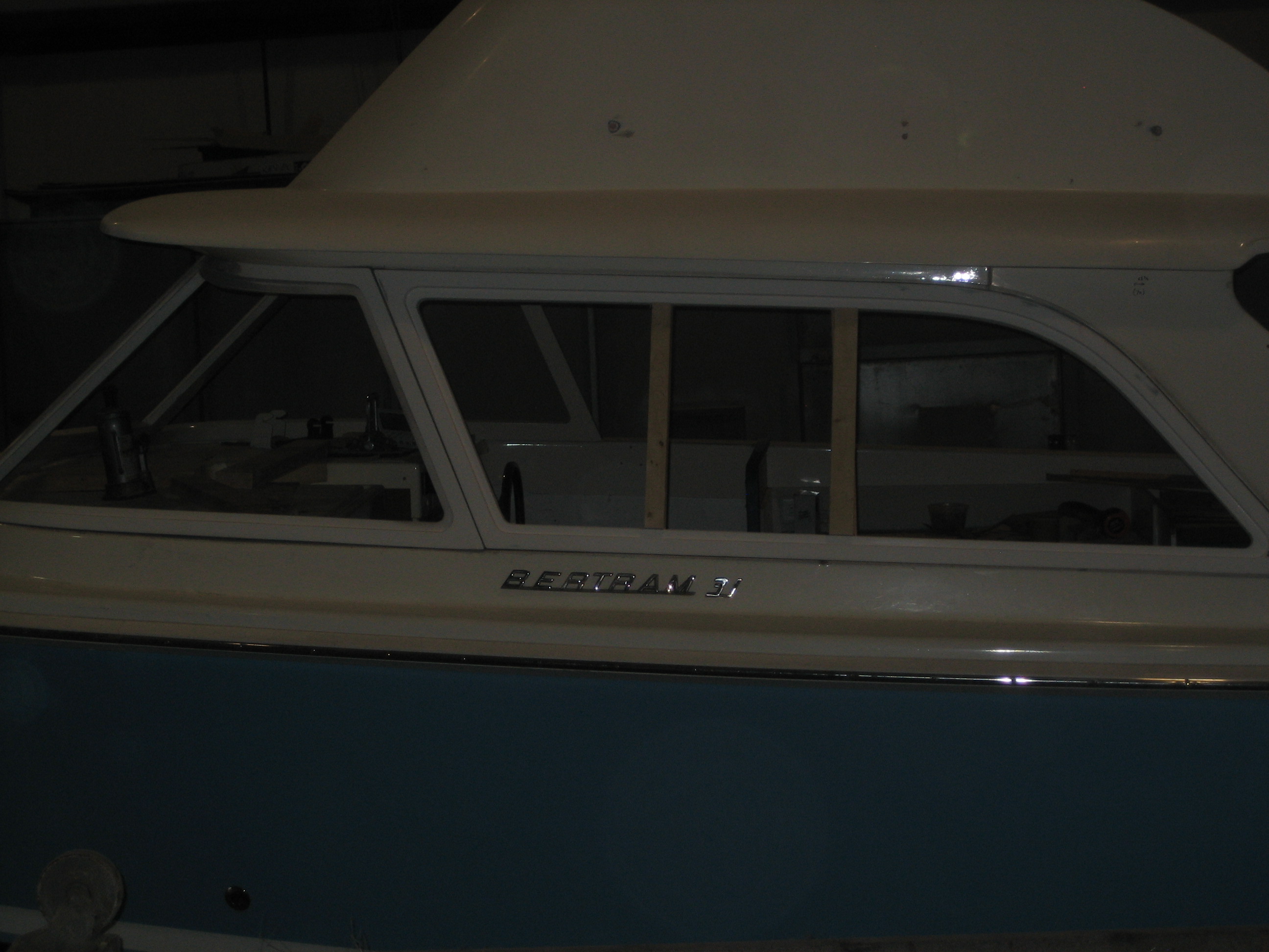 Bertram 31 Windshield boat window