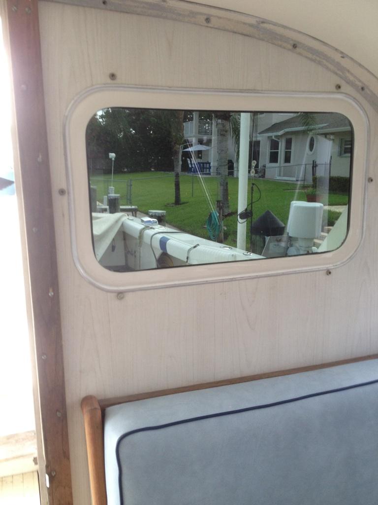 Bertram 31 bulkhead boat window